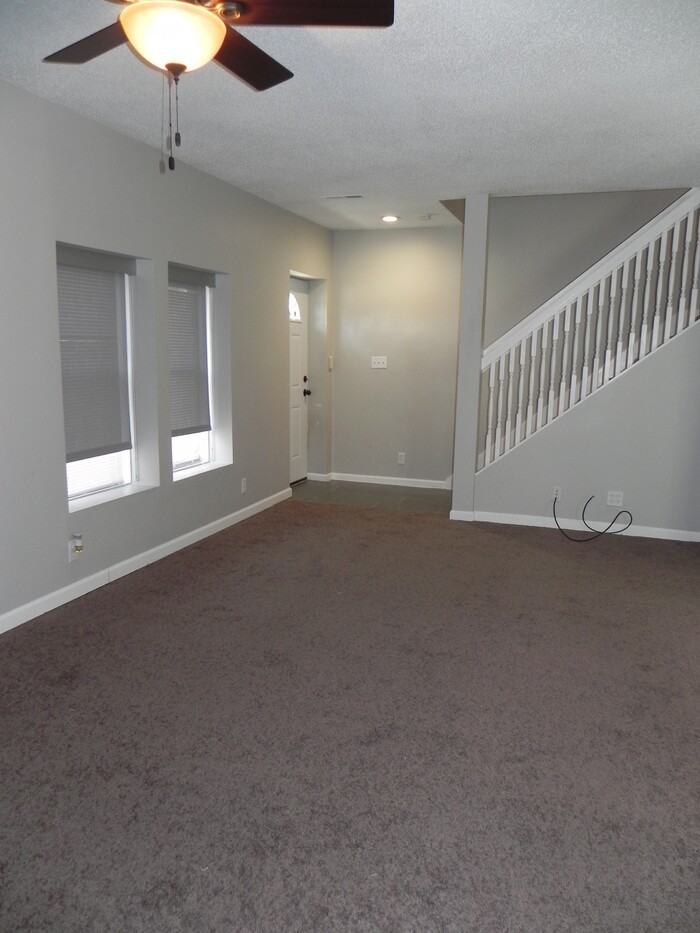 407 Ridge Dr - Photo 2 of 23