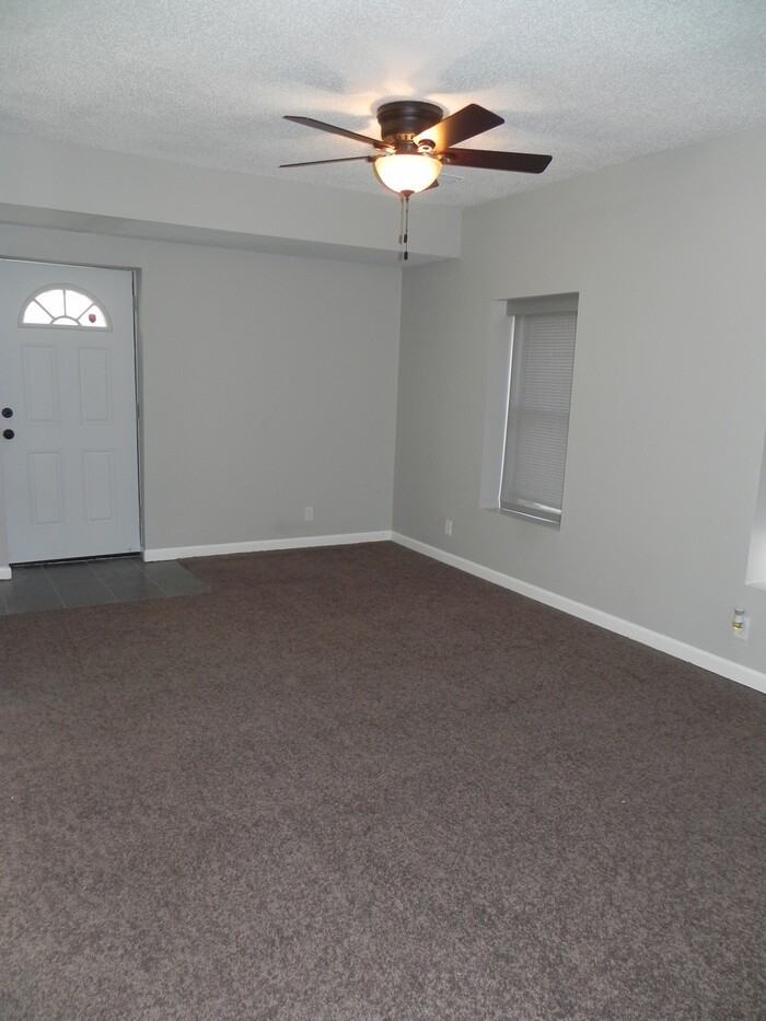 407 Ridge Dr - Photo 3 of 23