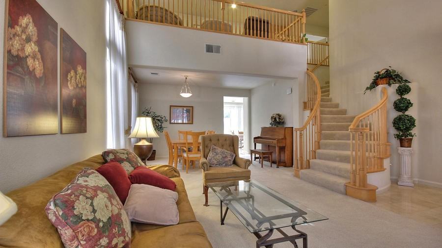 1319 Mayberry Ln - Photo 3 of 25