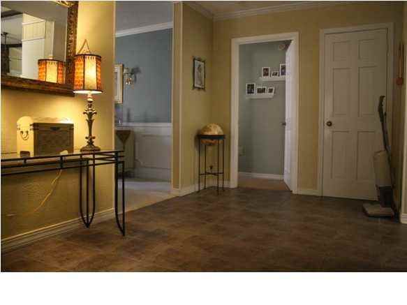 959 Royal Oak Ct - Photo 3 of 9