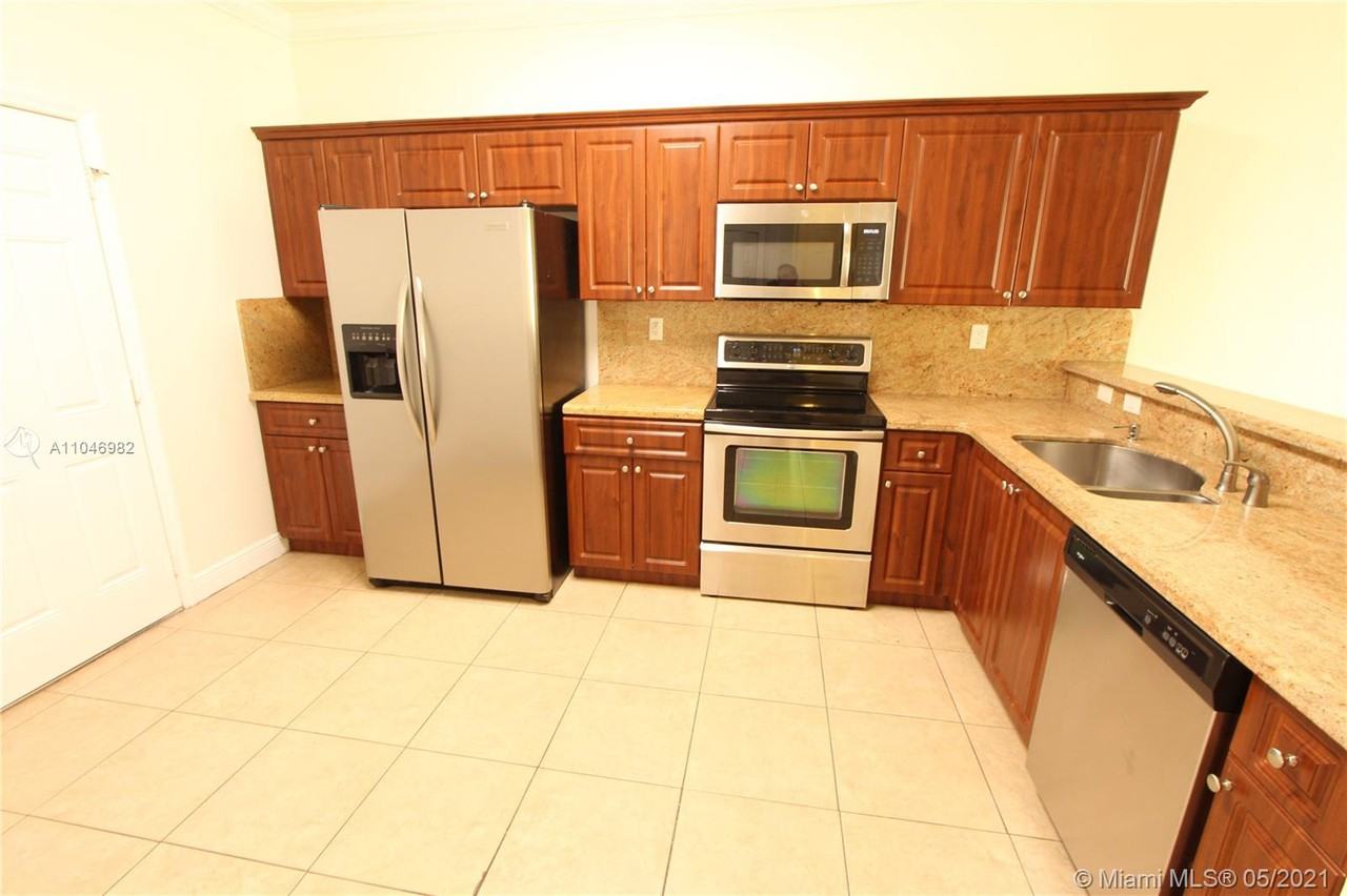 15282 Southwest 88th Terrace - Photo 2 of 9