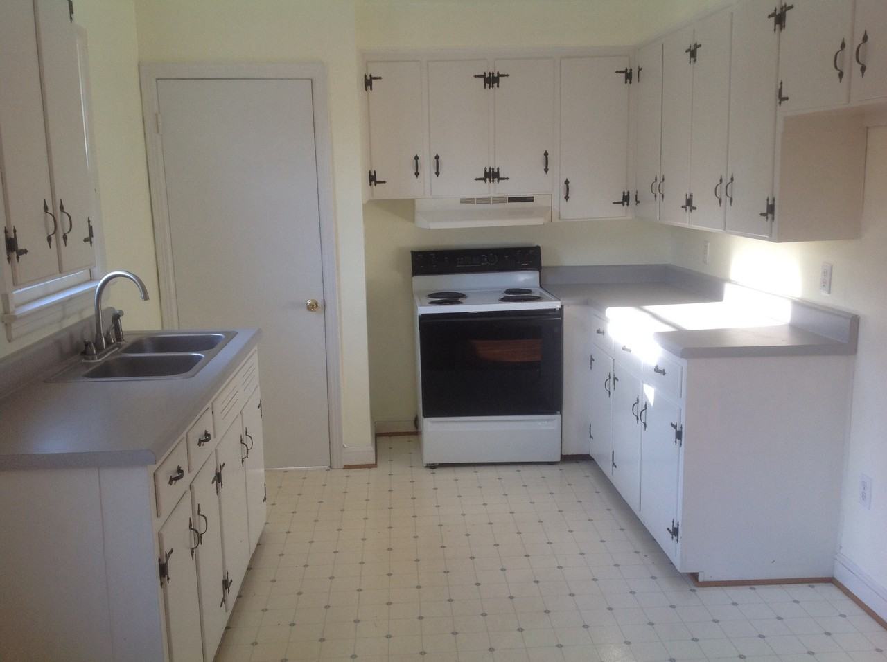 1922 Meadowbrook Rd NW - Photo 2 of 6