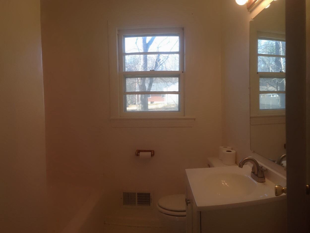 1922 Meadowbrook Rd NW - Photo 3 of 6