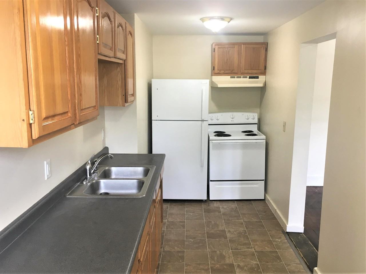 49 Sargent St 4, White River Junction, VT 05001 2 Bedroom Apartment