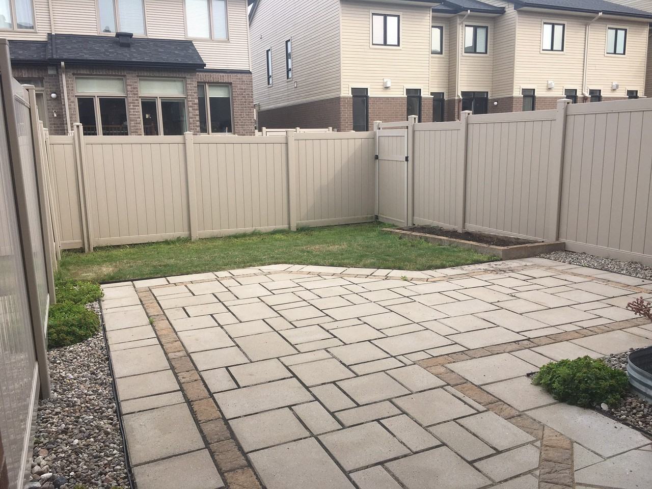 216 Cooks Mill Crescent - Photo 2 of 13