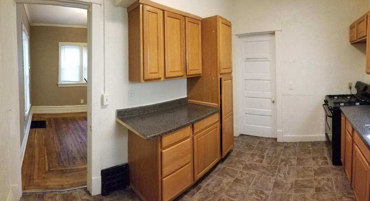 508 Baltimore St #1 - Photo 5 of 13