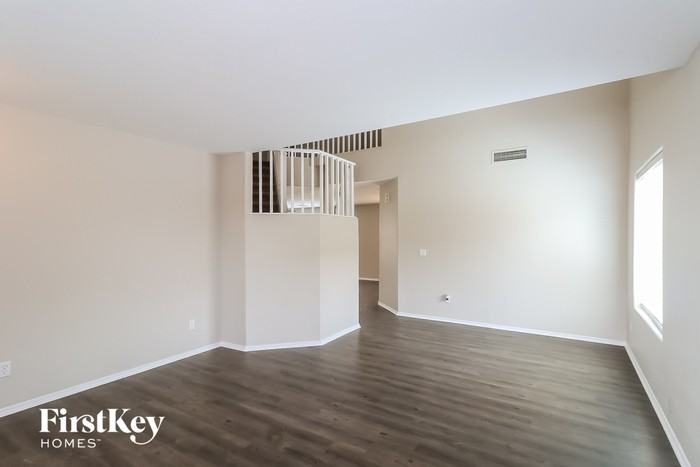 13122 W Indianola Ave - Photo 2 of 15