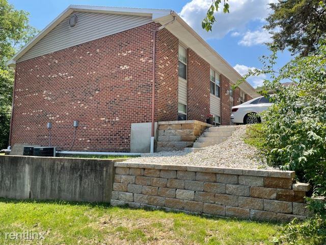 423 Hutton Ln - Photo 2 of 6