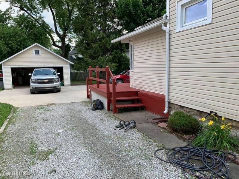 821 E Main St - Photo 2 of 14