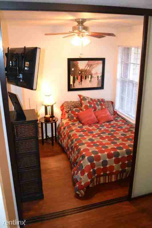 1805 Aquarena Springs Dr - Photo 3 of 10