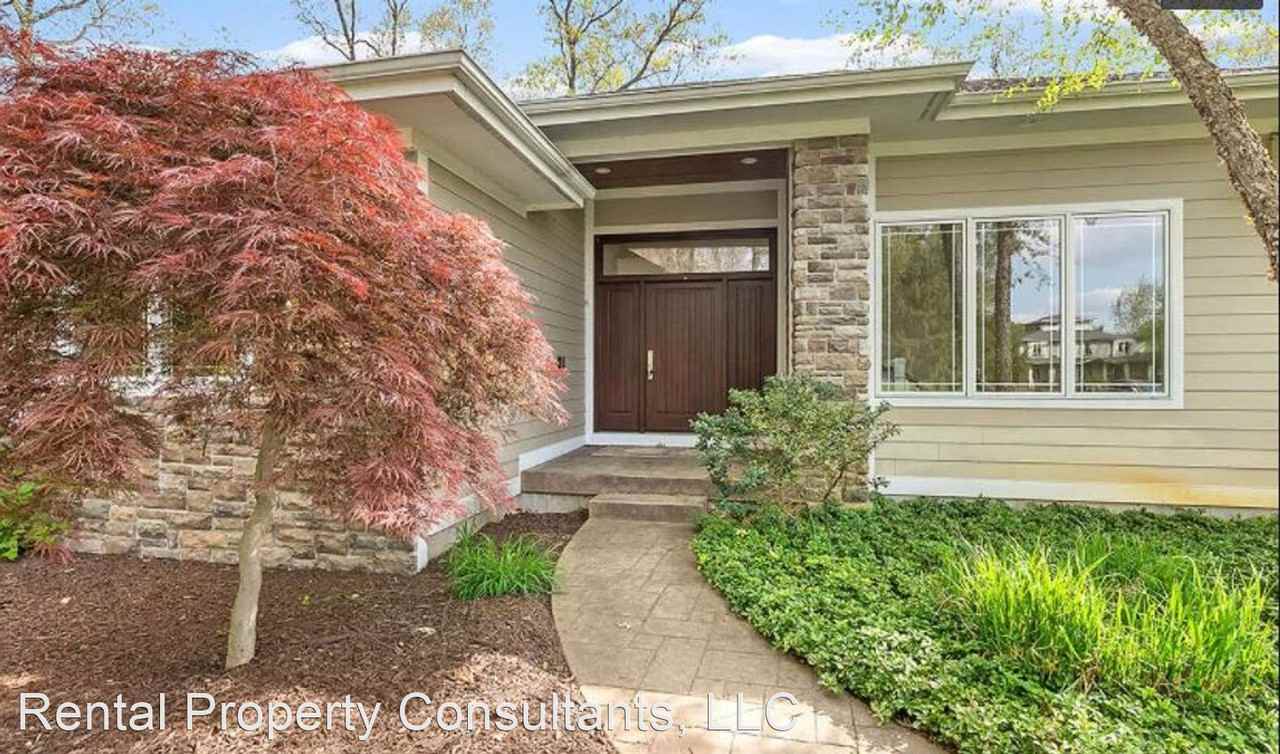 8540 Longleaf Dr Se - Photo 3 of 37