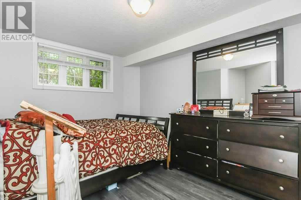 642A Woodlawn Rd E - Photo 3 of 10