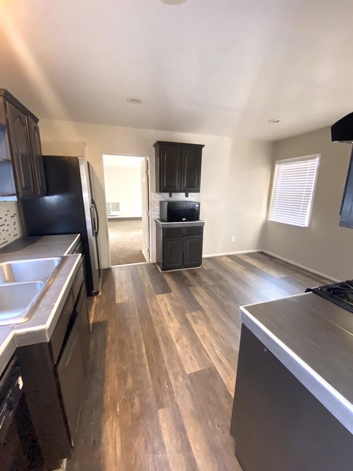 7650 Shadyglade Ln #1 - Photo 3 of 21