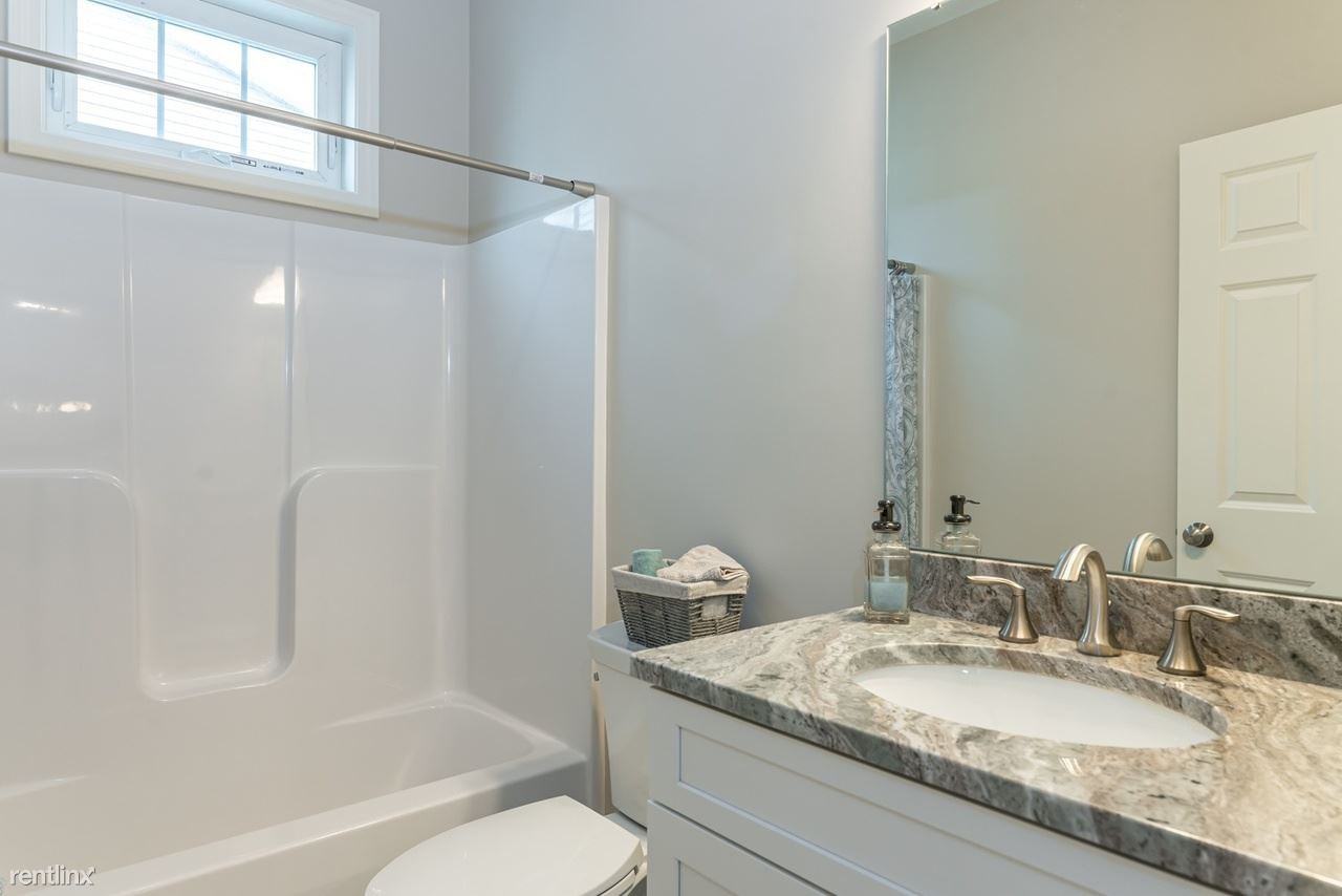 10 10 Townsend Pl #61 - Photo 3 of 6