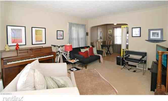 87 N Pershing Ave - Photo 2 of 9