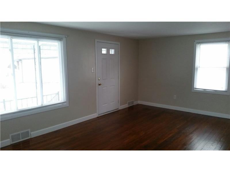 405 Curtis St - Photo 3 of 3