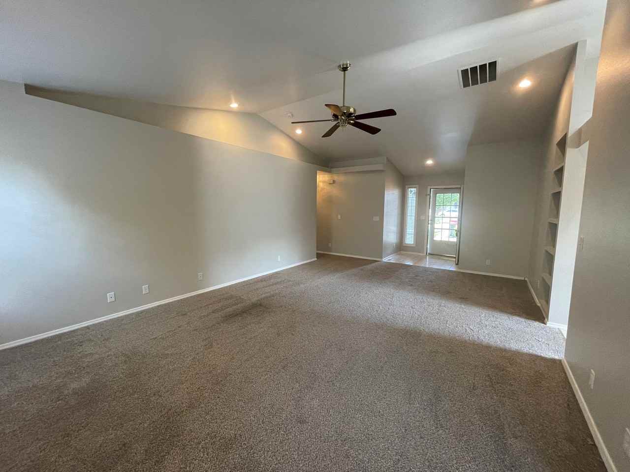 2652 W Sheryl St - Photo 4 of 25