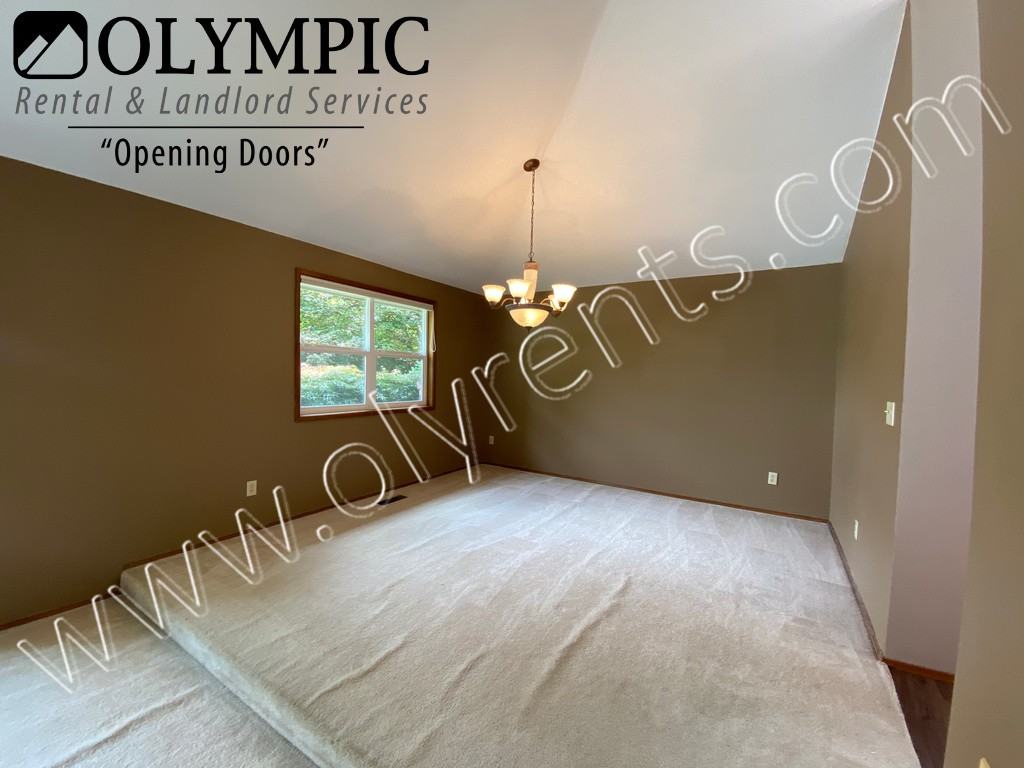 5409 Glenmore Dr Se - Photo 4 of 22