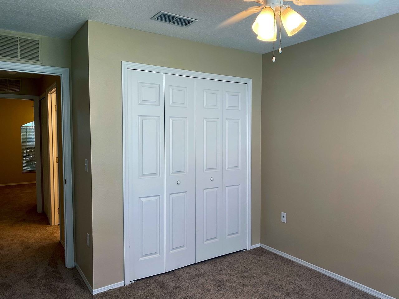 2304 Hickory Pine St - Photo 2 of 15