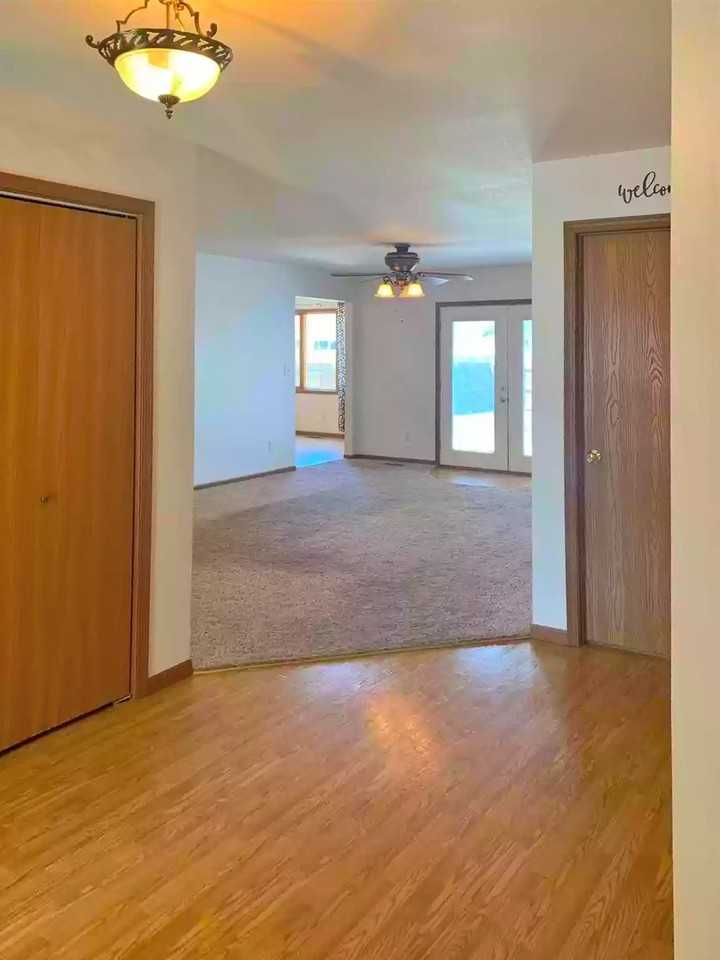 2909 Lakeshire Drive - Photo 3 of 21