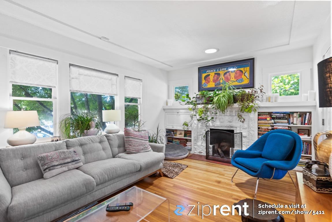 2442 Ransom Ave - Photo 3 of 16