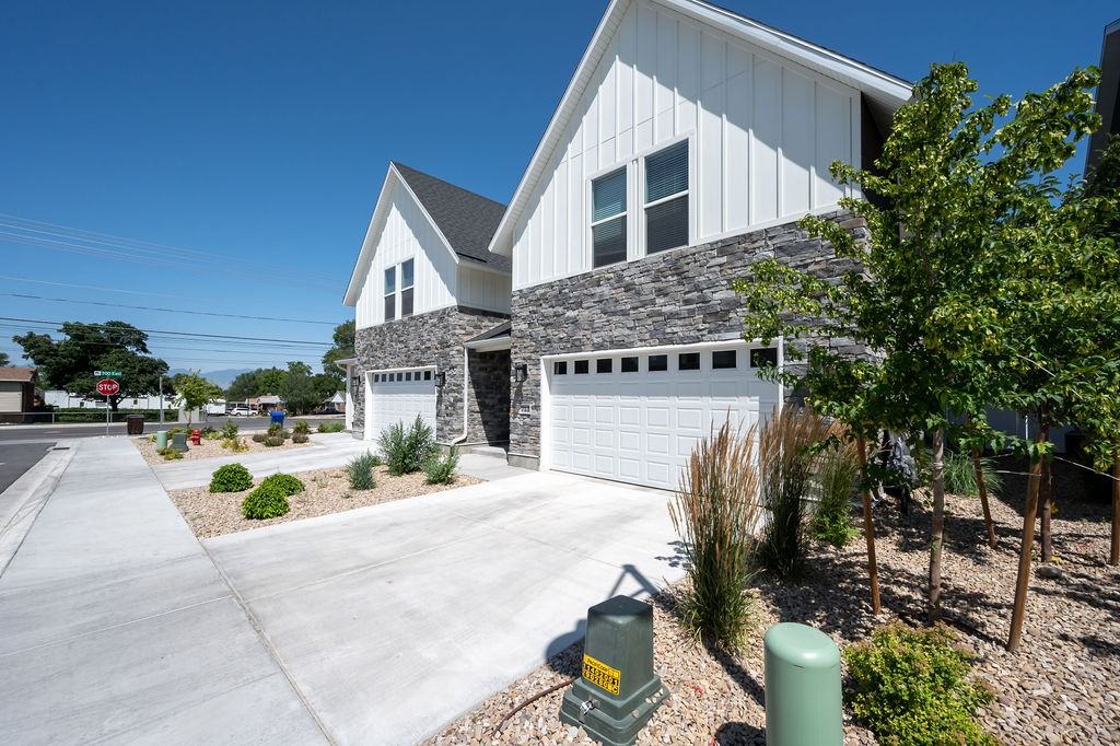 713 Zekes Ct #1 - Photo 2 of 35