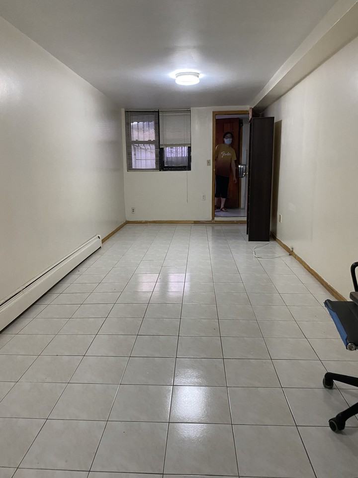 8639 20th Avenue 1F - Photo 3 of 8