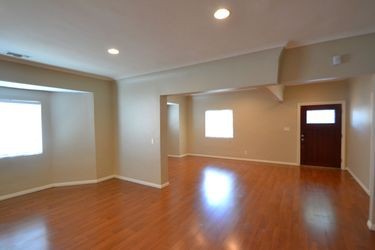 738 Worcester Ave - Photo 2 of 13