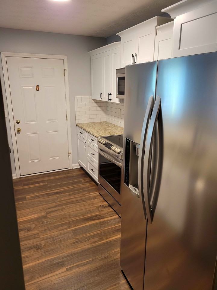 Room for Rent - Lakewood Home - Photo 3 of 9