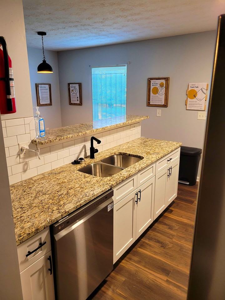 Room for Rent - Lakewood Home - Photo 2 of 9