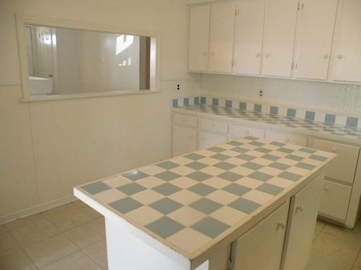 135 Hills Ln - Photo 3 of 18