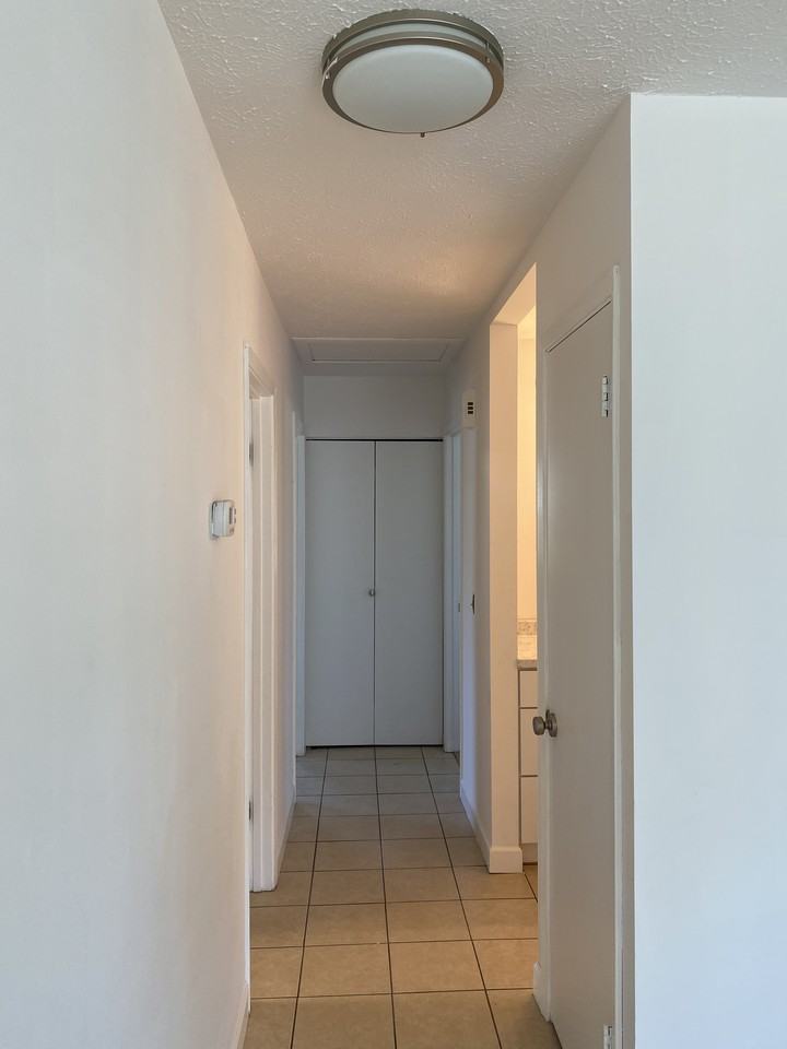 22604 Hilltop Ave - Photo 2 of 6