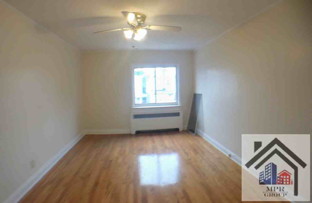 1476 Allerton Avenue 2 - Photo 3 of 8