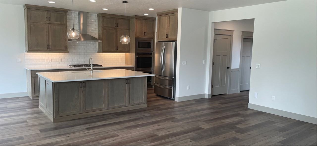 2135 N Klemmer Ave #2135 - Photo 2 of 13