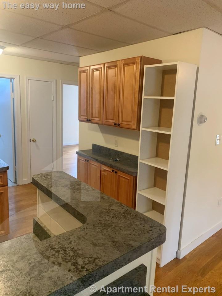 37 Davis Sq #2 - Photo 2 of 8