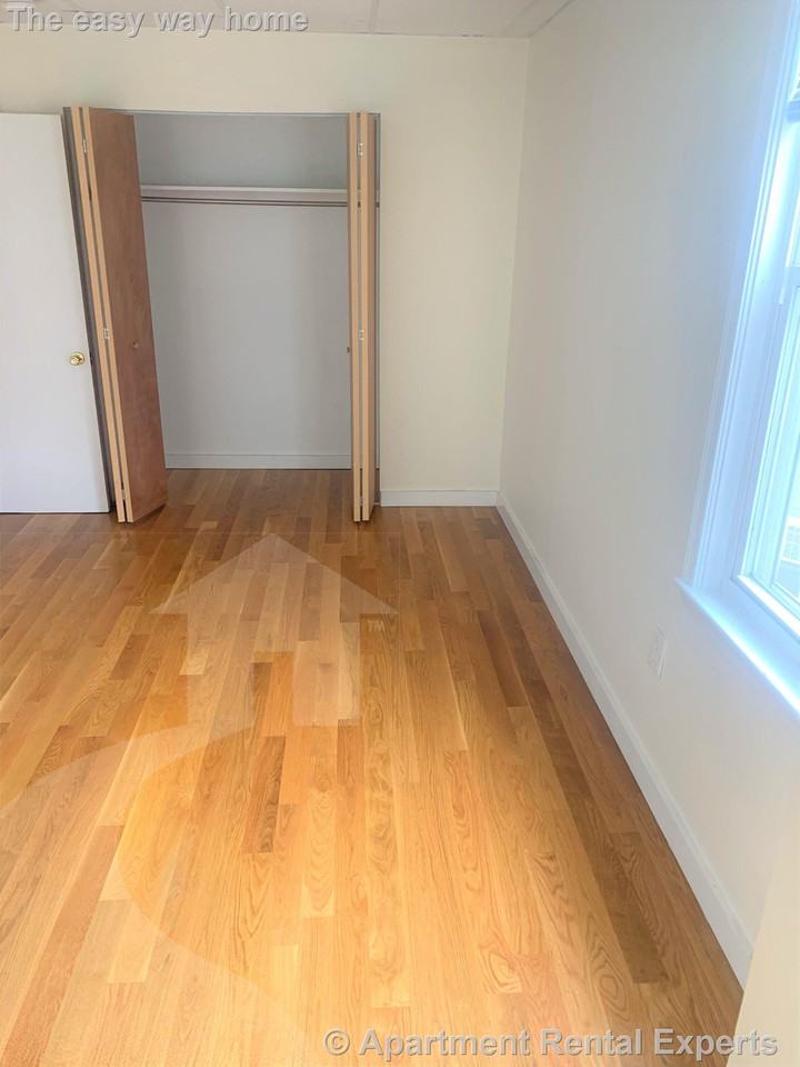 37 Davis Sq #2 - Photo 4 of 8