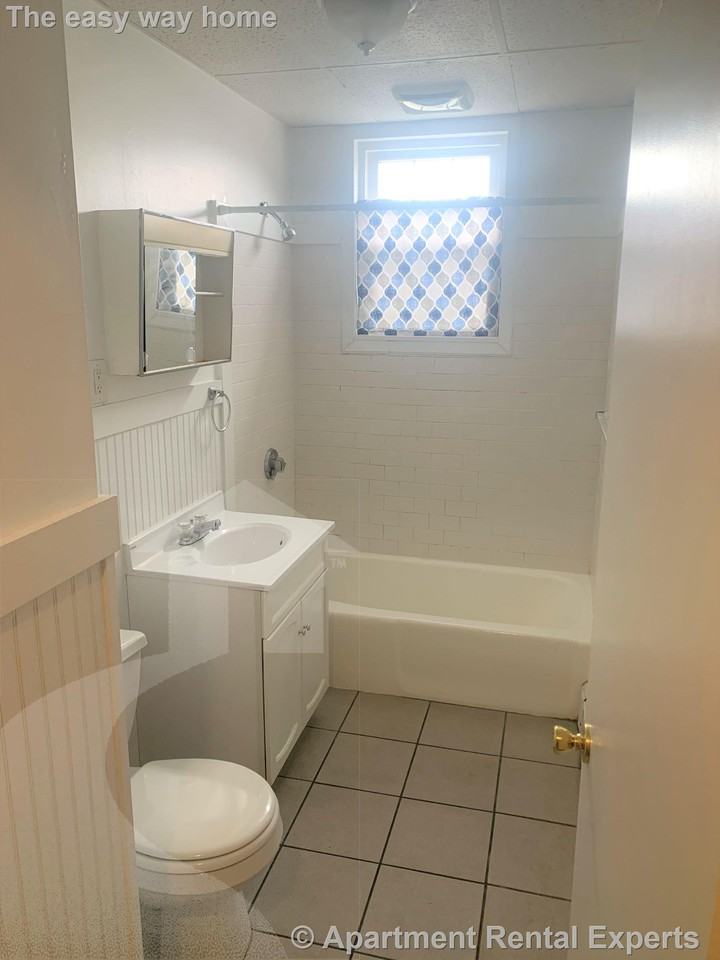 37 Davis Sq #2 - Photo 6 of 8