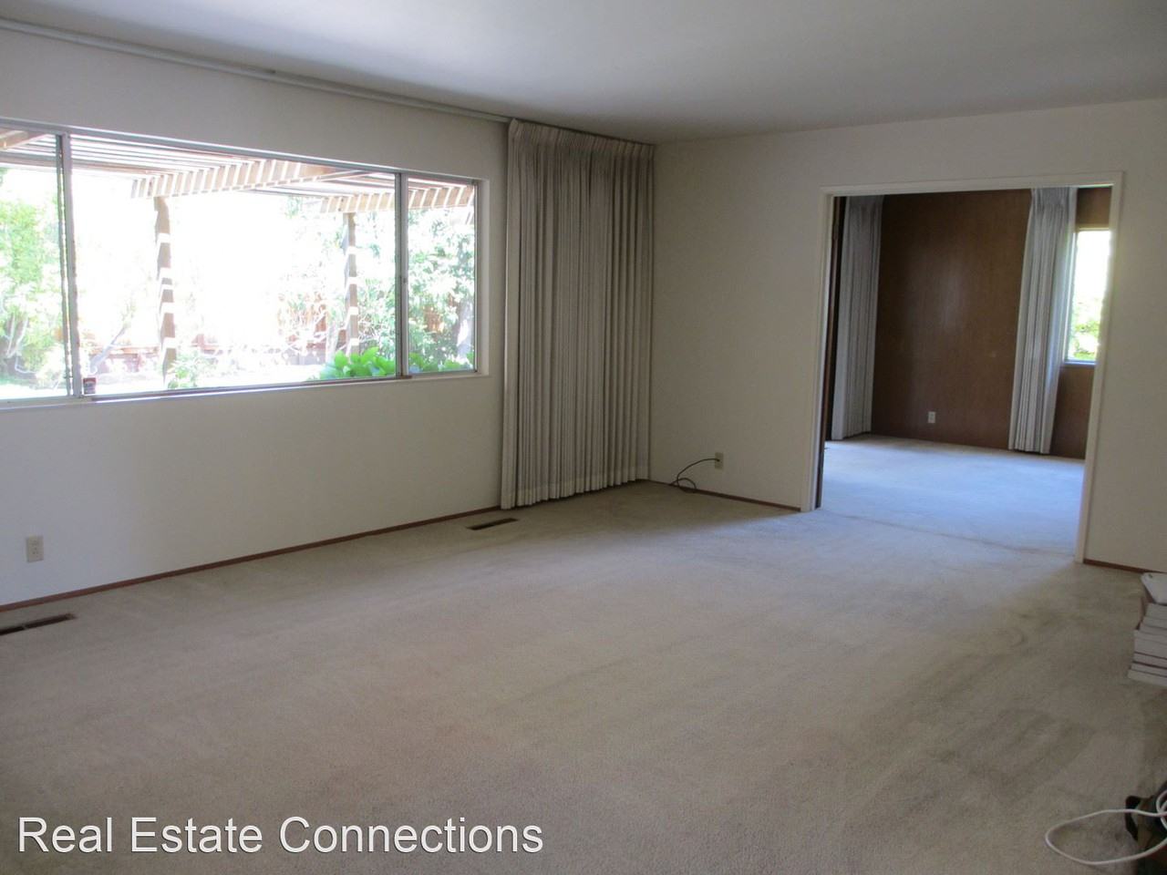 12767 Cambridge Dr - Photo 3 of 7