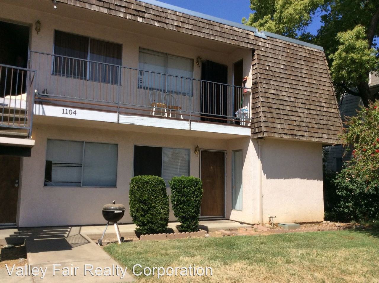 1104 F St - Photo 2 of 3