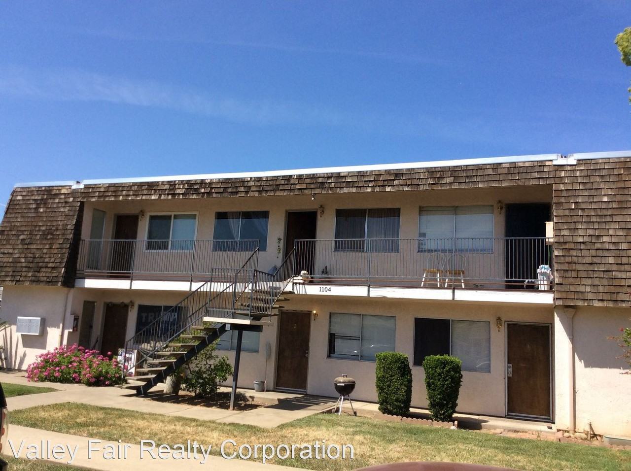 1104 F St - Photo 3 of 3