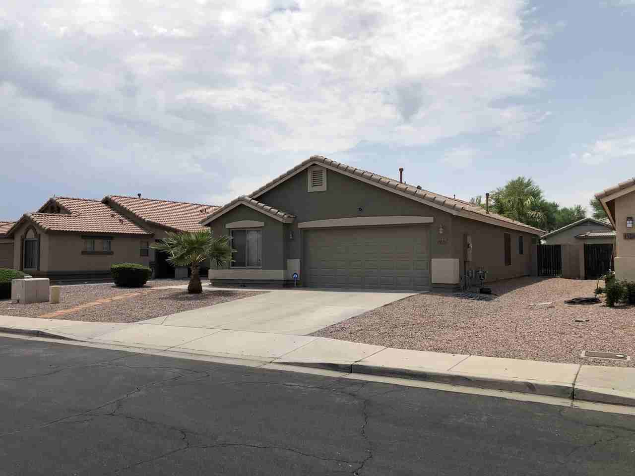 13201 W Mauna Loa Ln - Photo 2 of 21