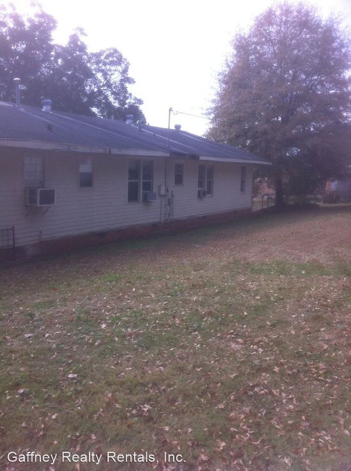 117 Spring Valley Rd - Photo 2 of 9