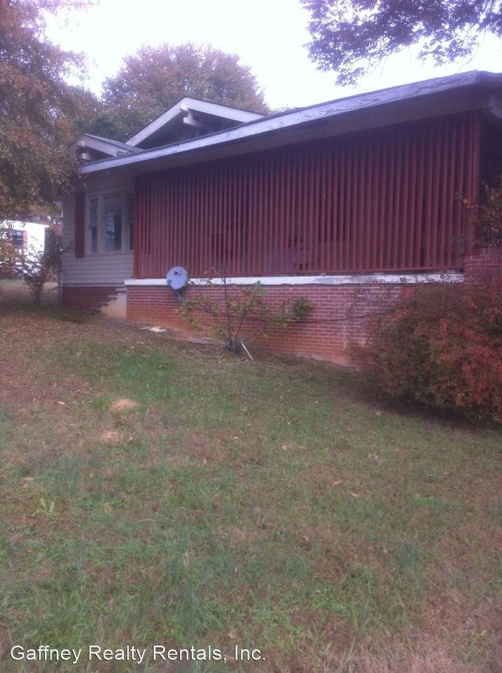 117 Spring Valley Rd - Photo 3 of 9