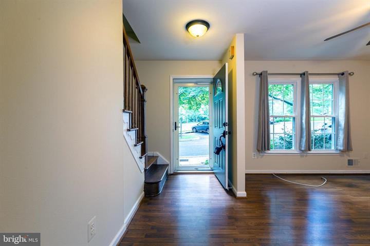 2404 Albot Rd - Photo 2 of 46