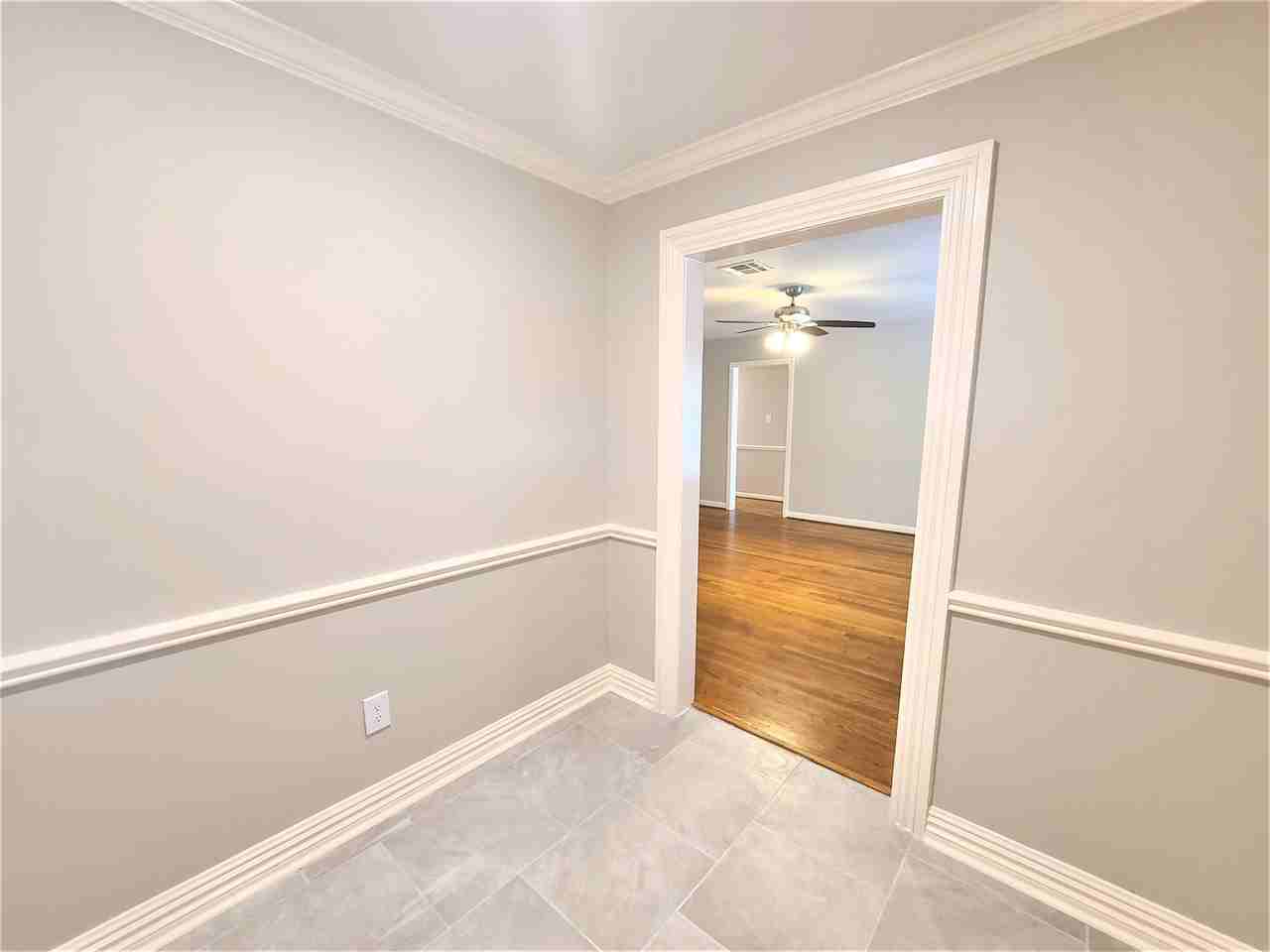 4514 Libbey Ln - Photo 2 of 10