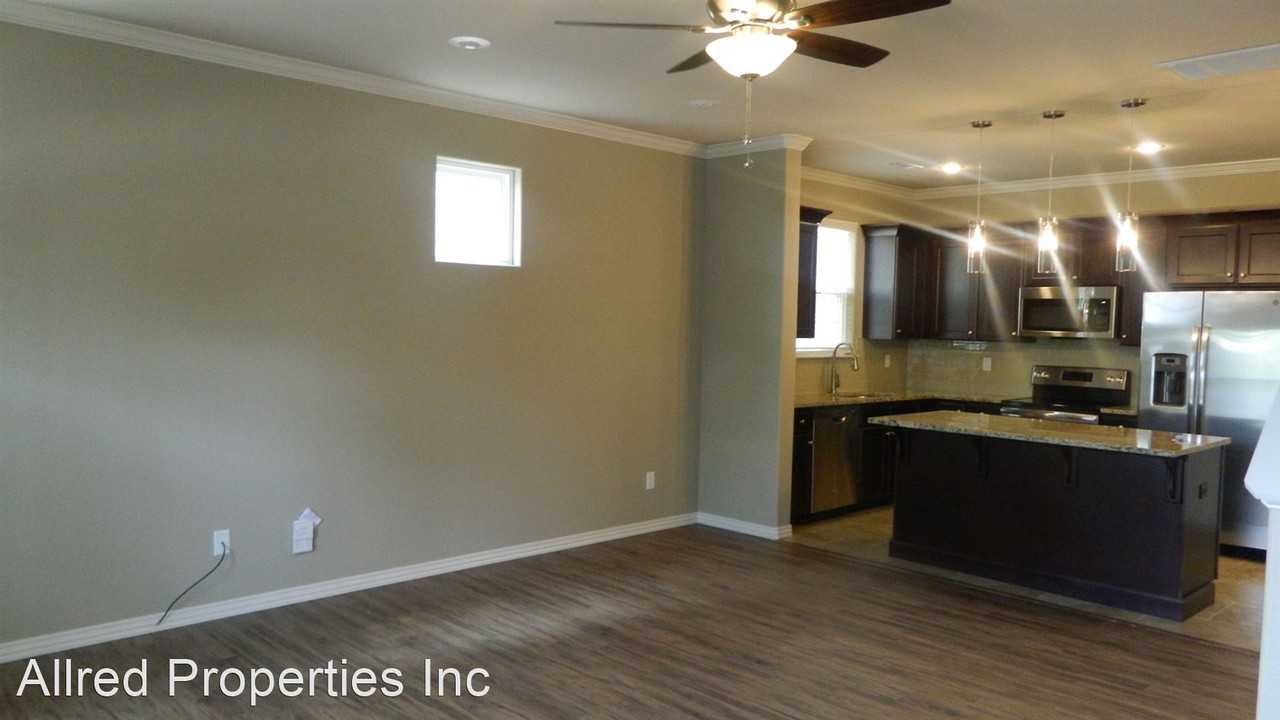 879 W North St - Photo 2 of 10