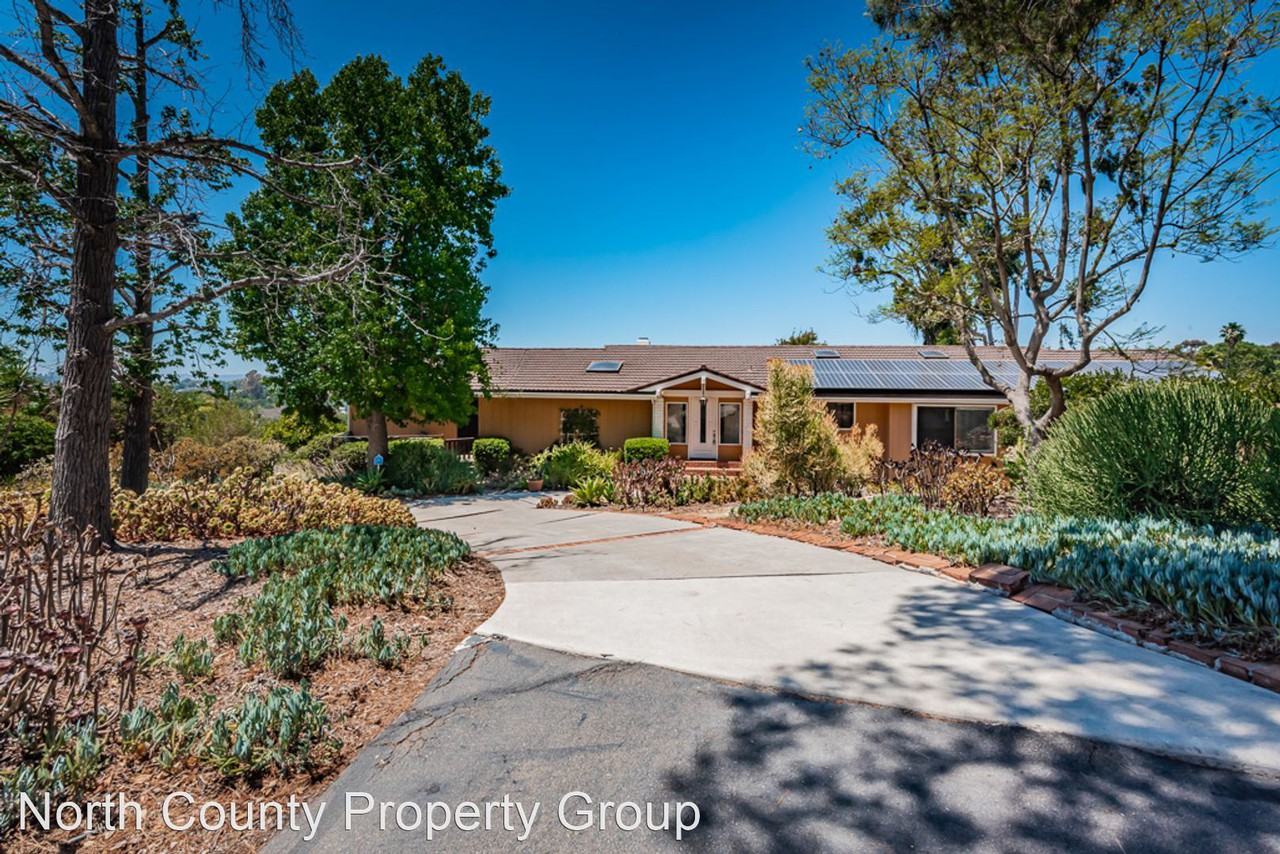 1210 Orangewood Dr - Photo 3 of 50