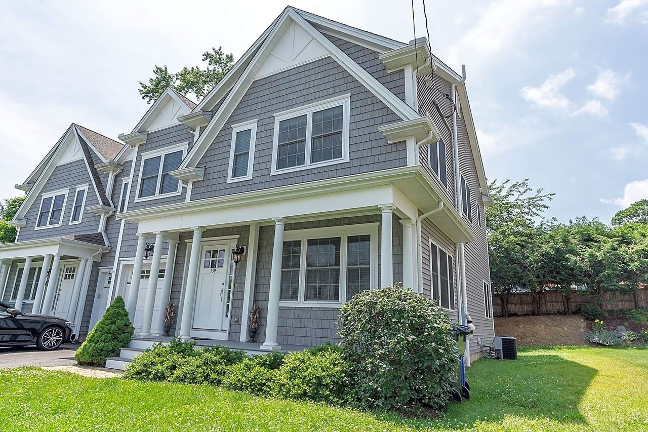 139 Pease Ave - Photo 2 of 27