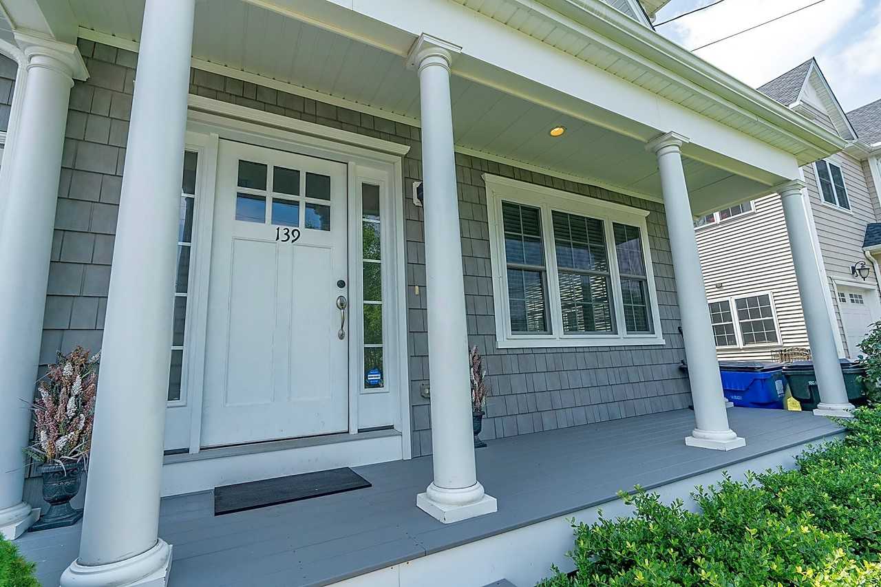 139 Pease Ave - Photo 3 of 27