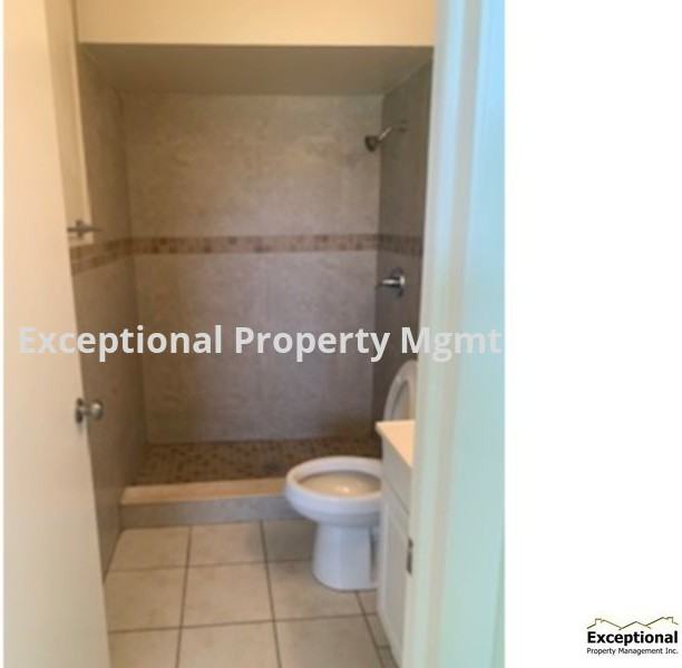 810 Ne 8th St - Photo 6 of 11